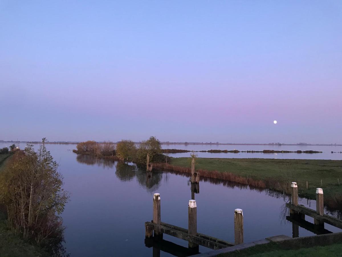 B&B Logeren Bij De Burgemeester Stad aan 't Haringvliet Extérieur photo